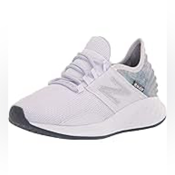 Twice worn new balance - Picture 1 of 5